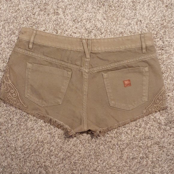 Roxy Shorts Daisy Dukes size 27 - Picture 6 of 7